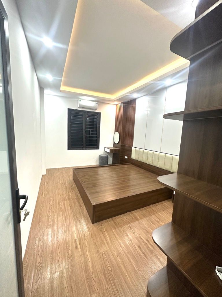 Bán nhà Đông thiên - diện tích 27m2 5 tầng - vị trí đẹp cách mặt ngõ thông Ô TÔ khoảng chừng 50m - giá 4,25 tỷ