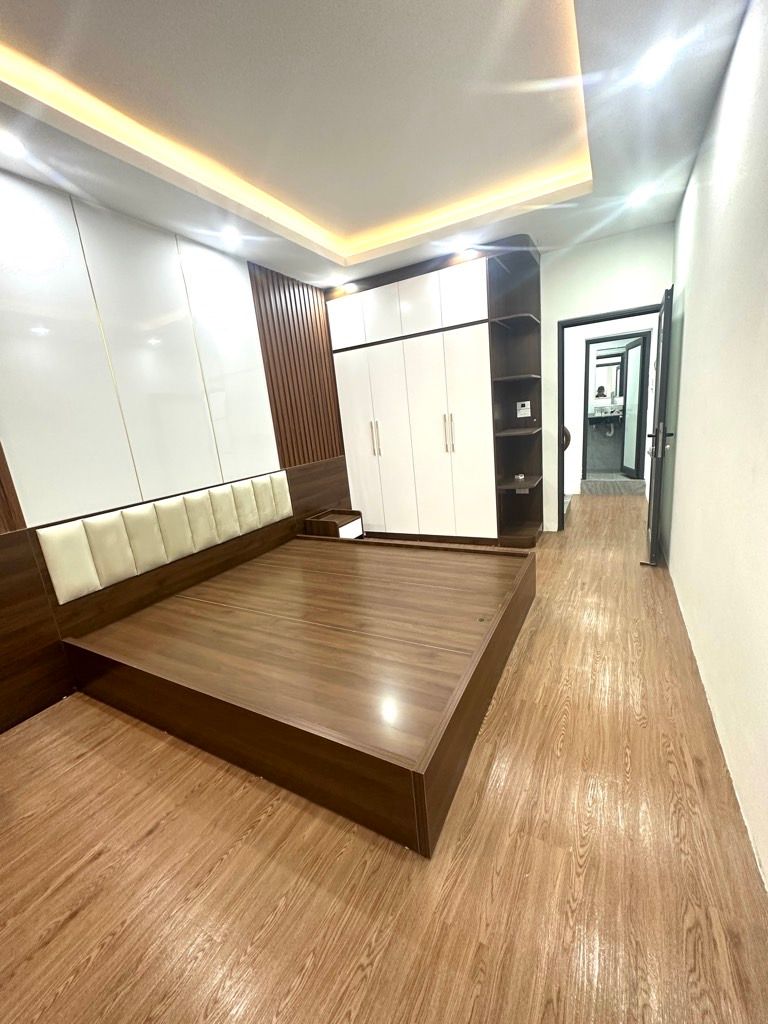 Bán nhà Đông thiên - diện tích 27m2 5 tầng - vị trí đẹp cách mặt ngõ thông Ô TÔ khoảng chừng 50m - giá 4,25 tỷ