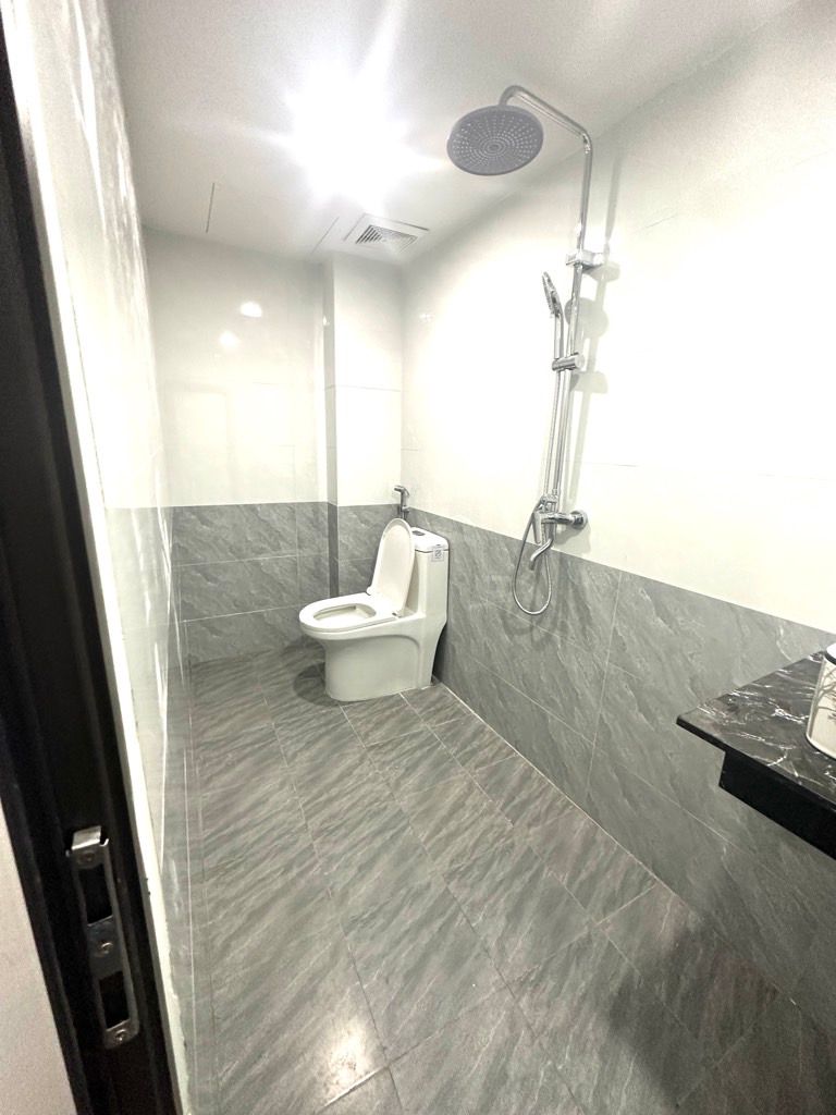 Bán nhà Đông thiên - diện tích 27m2 5 tầng - vị trí đẹp cách mặt ngõ thông Ô TÔ khoảng chừng 50m - giá 4,25 tỷ