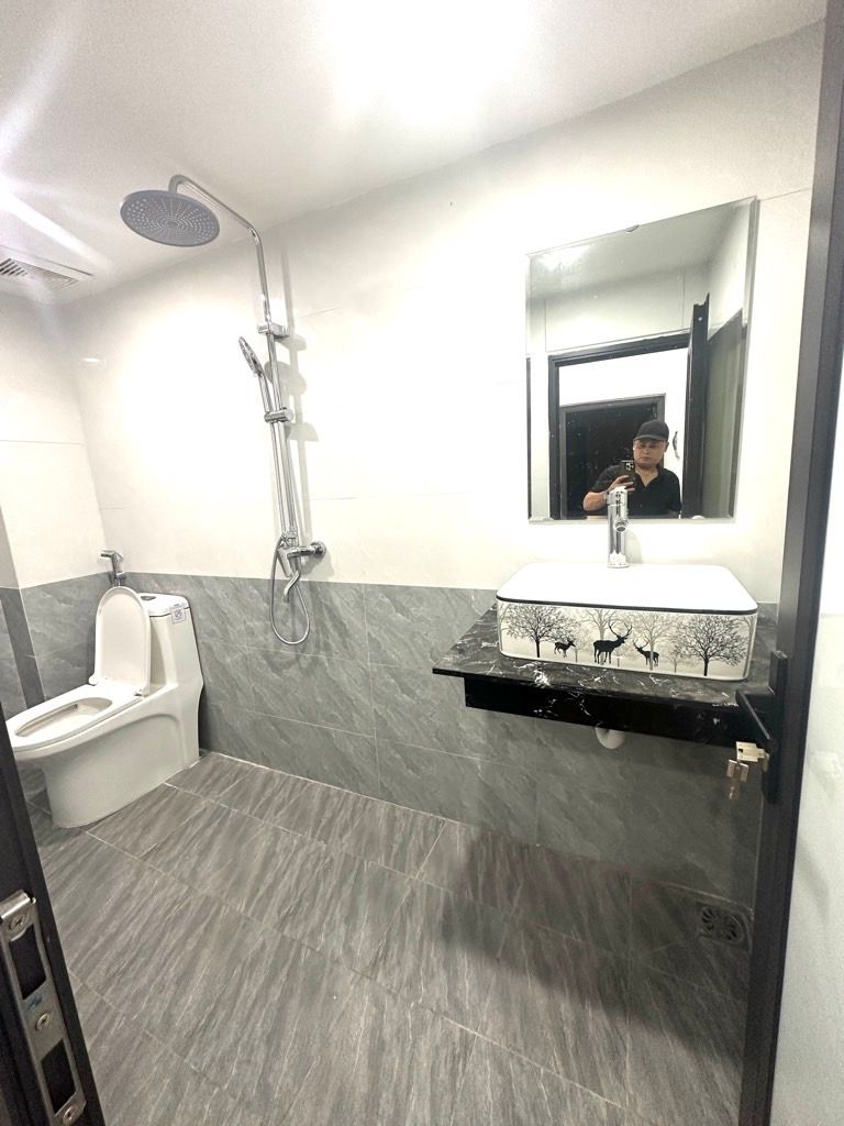 Bán nhà Đông thiên - diện tích 27m2 5 tầng - vị trí đẹp cách mặt ngõ thông Ô TÔ khoảng chừng 50m - giá 4,25 tỷ