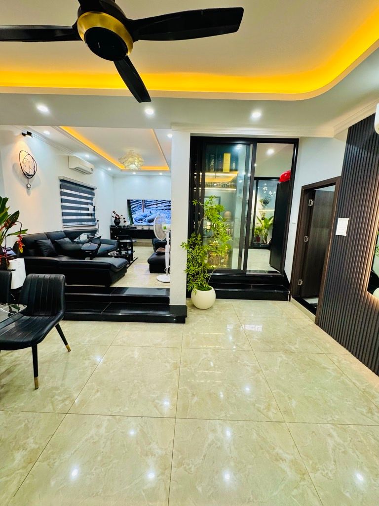 Bán nhà Nguyễn An Ninh - diện tích 39m2 2 tầng - ô tô vào trong nhà - giá 6,7 tỷ