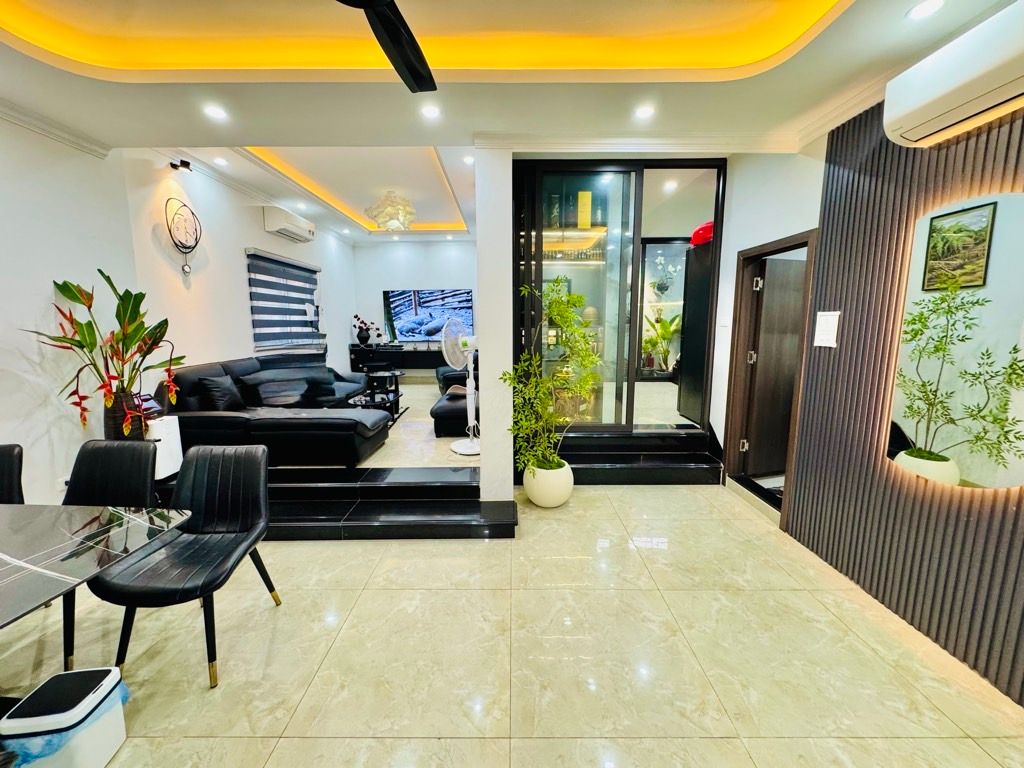 Bán nhà Nguyễn An Ninh - diện tích 39m2 2 tầng - ô tô vào trong nhà - giá 6,7 tỷ