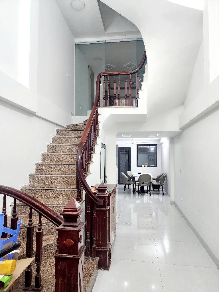 Bán nhà Bằng Liệt - diện tích 45m2 5 tầng - Ô TÔ TRÁNH - giá 11,8 tỷ