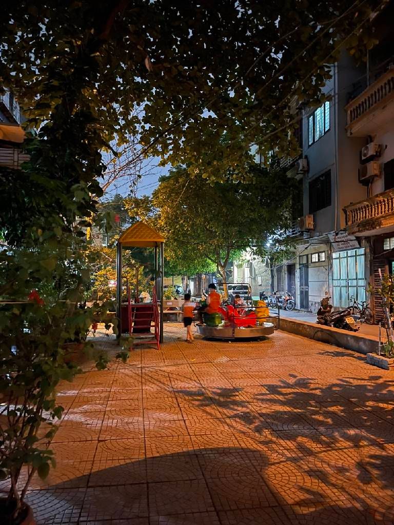 Bán nhà Nguyễn Trãi - diện tích 65.1m2 3 tầng - Ô TÔ ĐỖ CỬA - giá 19,9 tỷ