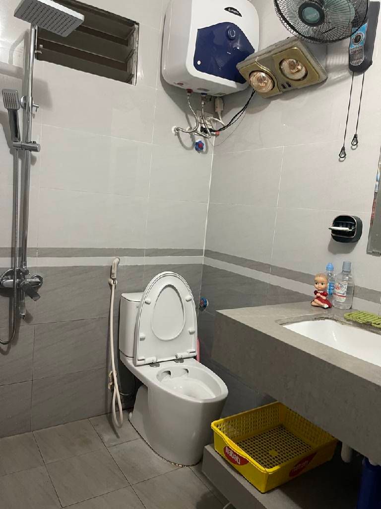 Bán nhà Nguyễn Trãi - diện tích 65.1m2 3 tầng - Ô TÔ ĐỖ CỬA - giá 19,9 tỷ