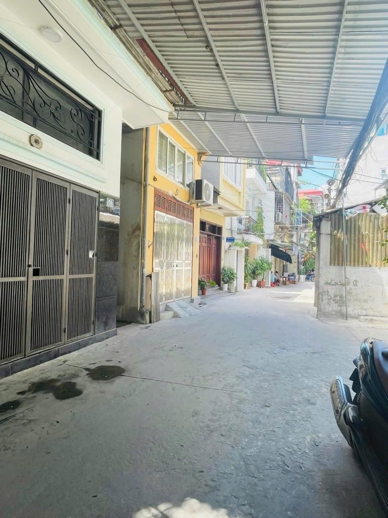 Bán nhà Giải Phóng - diện tích 38.4m2 5 tầng - mặt tiền siêu rộng 10m - giá 6,8 tỷ