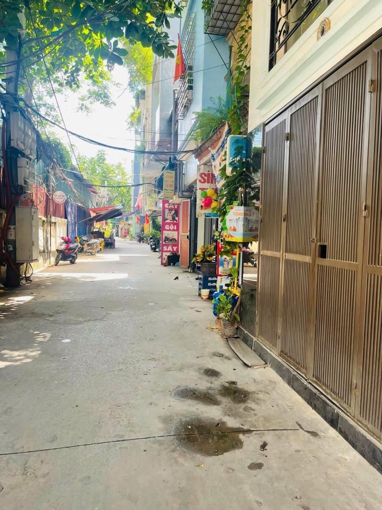 Bán nhà Giải Phóng - diện tích 38.4m2 5 tầng - mặt tiền siêu rộng 10m - giá 6,8 tỷ