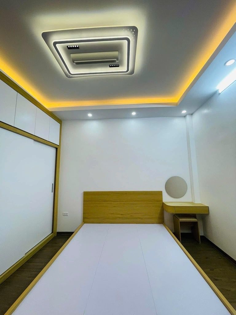 Bán nhà Giải Phóng - diện tích 38.4m2 5 tầng - mặt tiền siêu rộng 10m - giá 6,8 tỷ