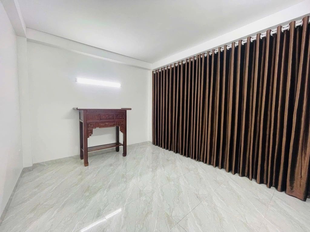 Bán nhà Giải Phóng - diện tích 38.4m2 5 tầng - mặt tiền siêu rộng 10m - giá 6,8 tỷ