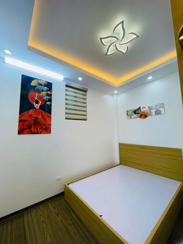 Bán nhà Giải Phóng - diện tích 38.4m2 5 tầng - mặt tiền siêu rộng 10m - giá 6,8 tỷ