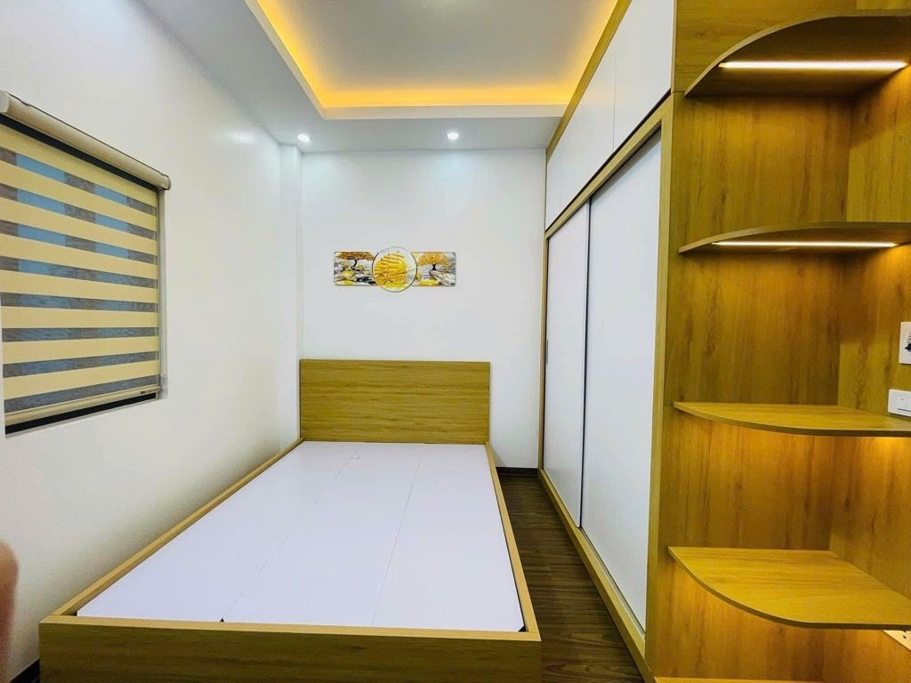 Bán nhà Giải Phóng - diện tích 38.4m2 5 tầng - mặt tiền siêu rộng 10m - giá 6,8 tỷ