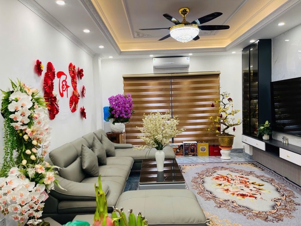 Bán nhà Lĩnh Nam - diện tích 71m2 6 tầng - Lô góc, thang máy - giá 21 tỷ