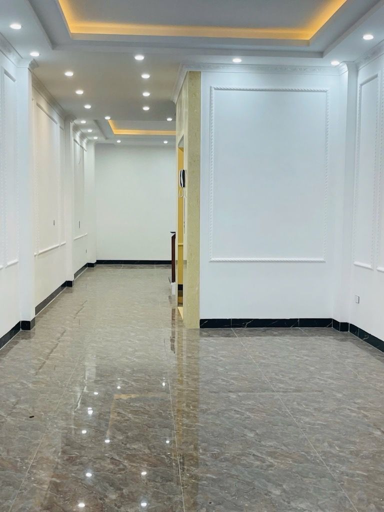 Bán nhà Lĩnh Nam - diện tích 71m2 6 tầng - Lô góc, thang máy - giá 21 tỷ