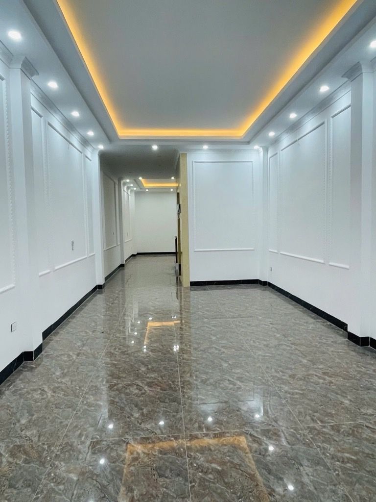 Bán nhà Lĩnh Nam - diện tích 71m2 6 tầng - Lô góc, thang máy - giá 21 tỷ