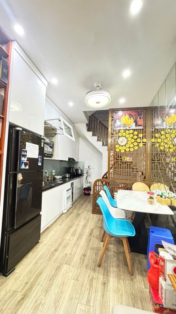 Bán nhà Đại Từ - diện tích 34,1m2 5 tầng - Ngôi nhà đẹp hiếm có - giá 9,6 tỷ