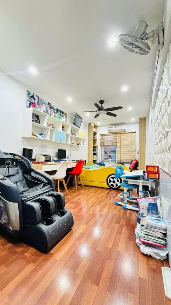 Bán nhà Đại Từ - diện tích 34,1m2 5 tầng - Ngôi nhà đẹp hiếm có - giá 9,6 tỷ