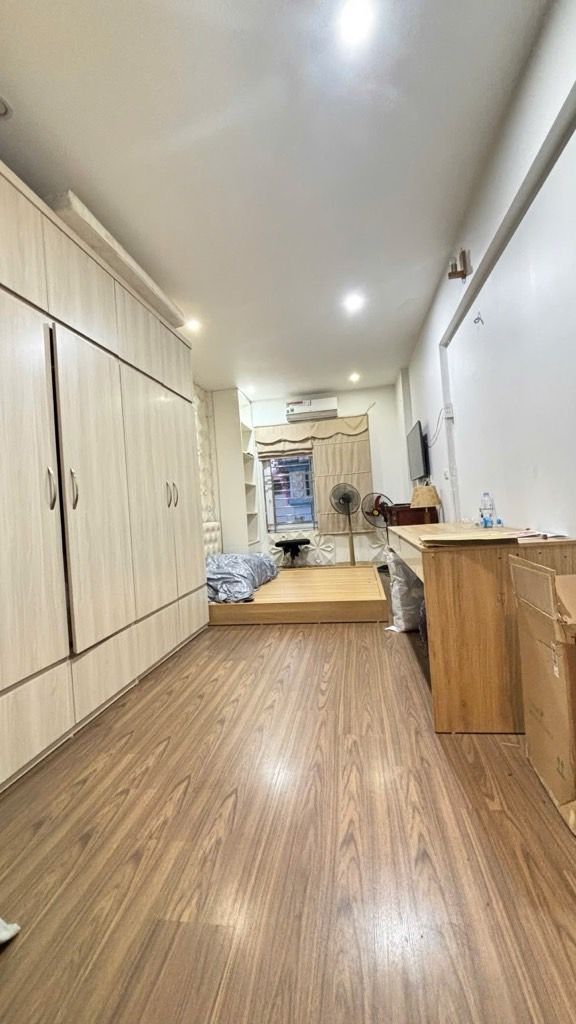 Bán nhà Đại Từ - diện tích 34,1m2 5 tầng - Ngôi nhà đẹp hiếm có - giá 9,6 tỷ