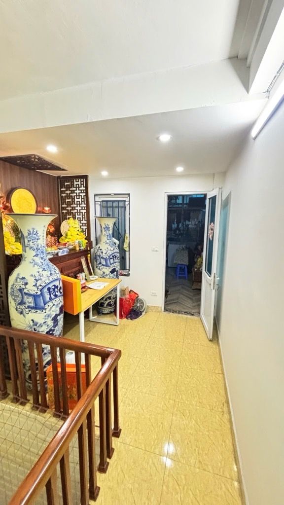 Bán nhà Đại Từ - diện tích 34,1m2 5 tầng - Ngôi nhà đẹp hiếm có - giá 9,6 tỷ