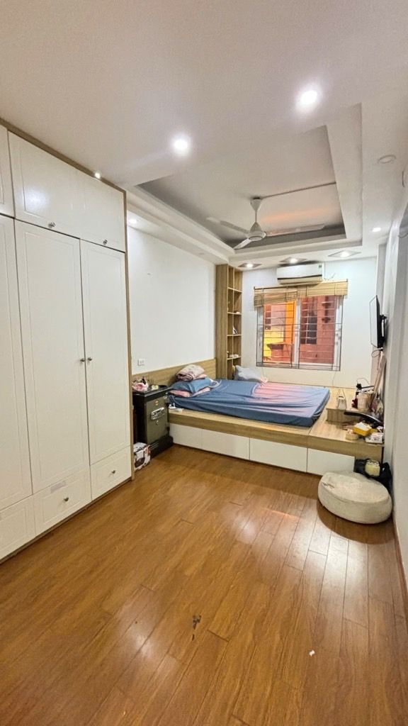 Bán nhà Đại Từ - diện tích 34,1m2 5 tầng - Ngôi nhà đẹp hiếm có - giá 9,6 tỷ