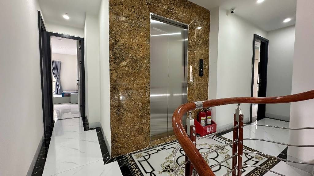 Bán nhà Hòa Bình - diện tích 84.1m2 7 tầng - 2 mặt thoáng - giá 24,5 tỷ