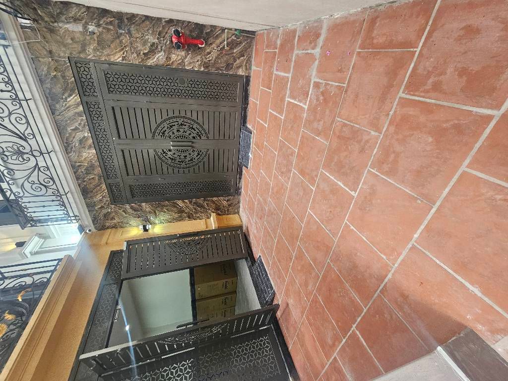 Bán nhà Hòa Bình - diện tích 84.1m2 7 tầng - 2 mặt thoáng - giá 24,5 tỷ