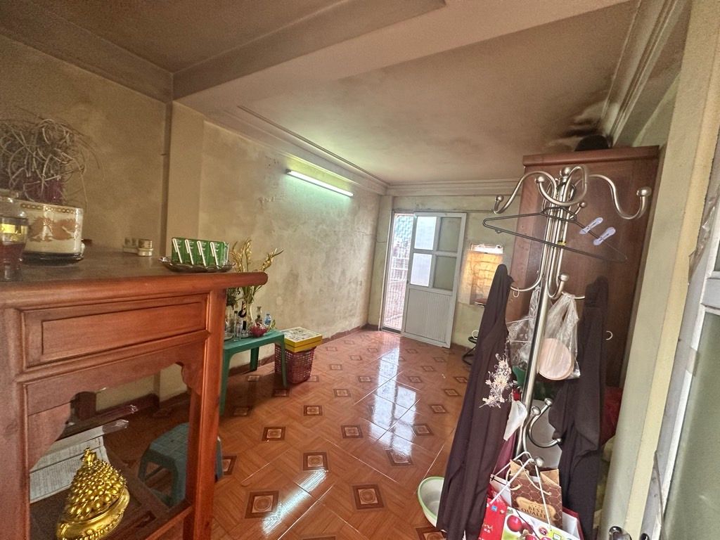 Bán nhà La Thành - diện tích 41.8m2 5 tầng - Mặt phố kinh doanh siêu lợi nhuận - giá 23,8 tỷ