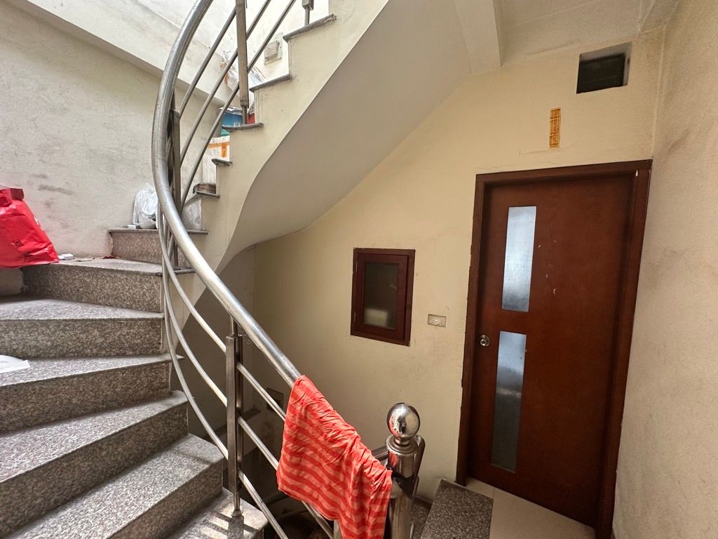 Bán nhà La Thành - diện tích 41.8m2 5 tầng - Mặt phố kinh doanh siêu lợi nhuận - giá 23,8 tỷ