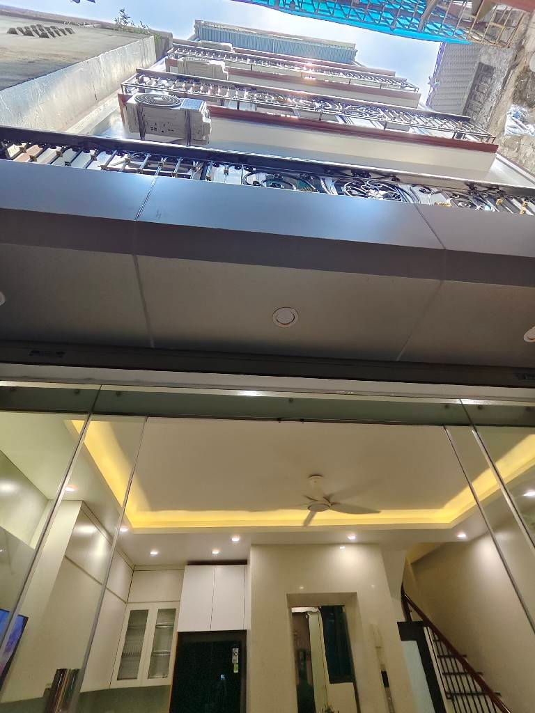 Bán nhà Trương Định - diện tích 33.4m2 5 tầng - Thang máy, nhà đẹp mới tinh - giá 9,85 tỷ