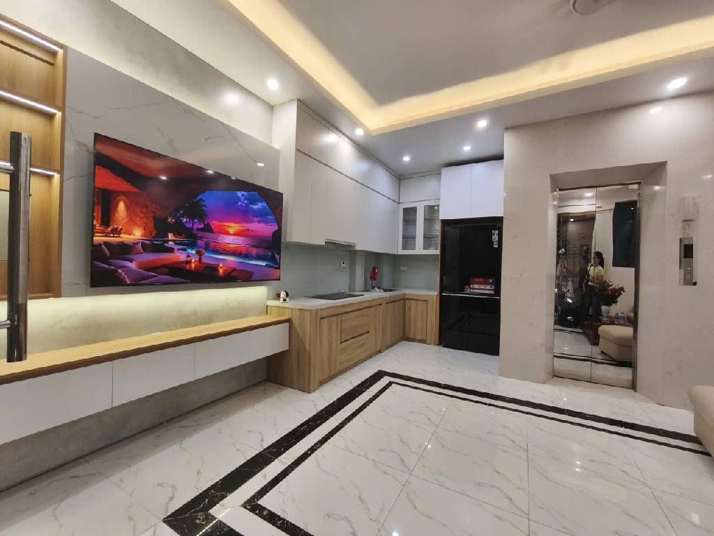 Bán nhà Trương Định - diện tích 33.4m2 5 tầng - Thang máy, nhà đẹp mới tinh - giá 9,85 tỷ