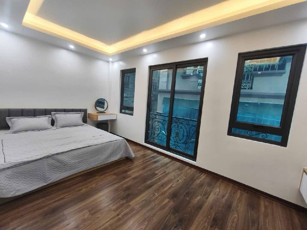 Bán nhà Trương Định - diện tích 33.4m2 5 tầng - Thang máy, nhà đẹp mới tinh - giá 9,85 tỷ