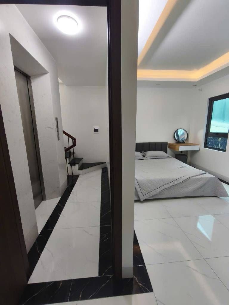 Bán nhà Trương Định - diện tích 33.4m2 5 tầng - Thang máy, nhà đẹp mới tinh - giá 9,85 tỷ