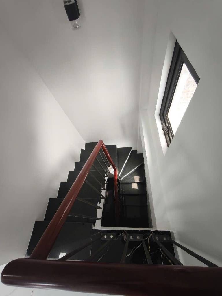 Bán nhà Trương Định - diện tích 33.4m2 5 tầng - Thang máy, nhà đẹp mới tinh - giá 9,85 tỷ