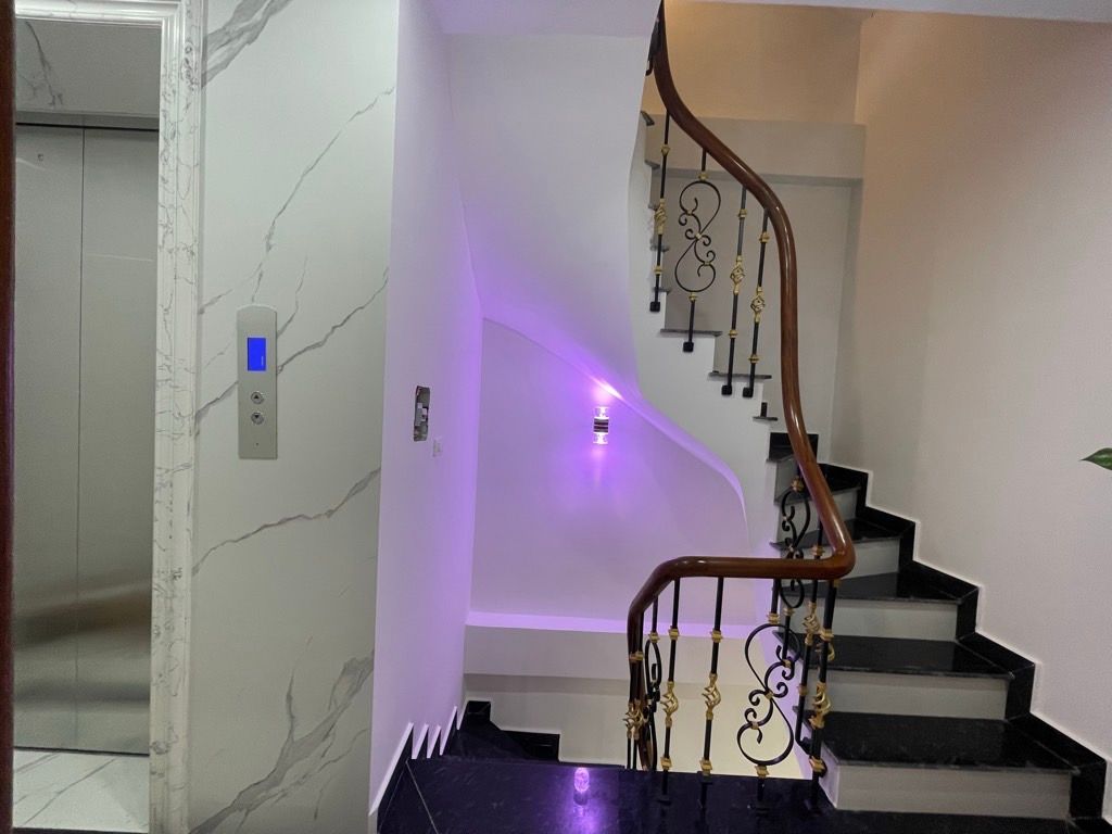 Bán nhà Vĩnh Tuy - diện tích 37,4m2 5 tầng - Lô góc - giá 10,8 tỷ