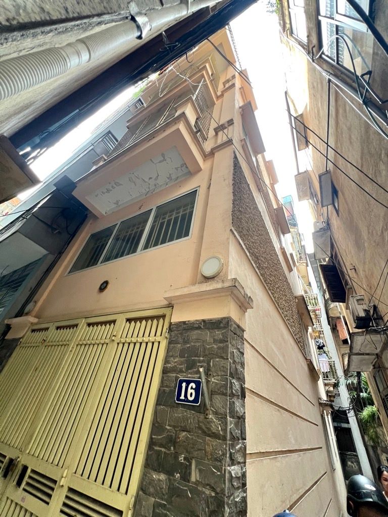 Bán nhà Trường Chinh - diện tích 39m2 5 tầng - Căn góc 2 mặt thoáng - giá 12,9 tỷ