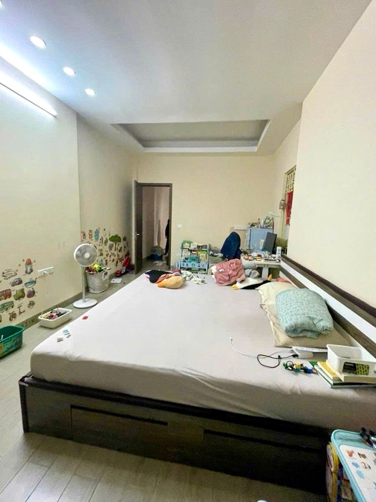 Bán nhà Trường Chinh - diện tích 39m2 5 tầng - Căn góc 2 mặt thoáng - giá 12,9 tỷ