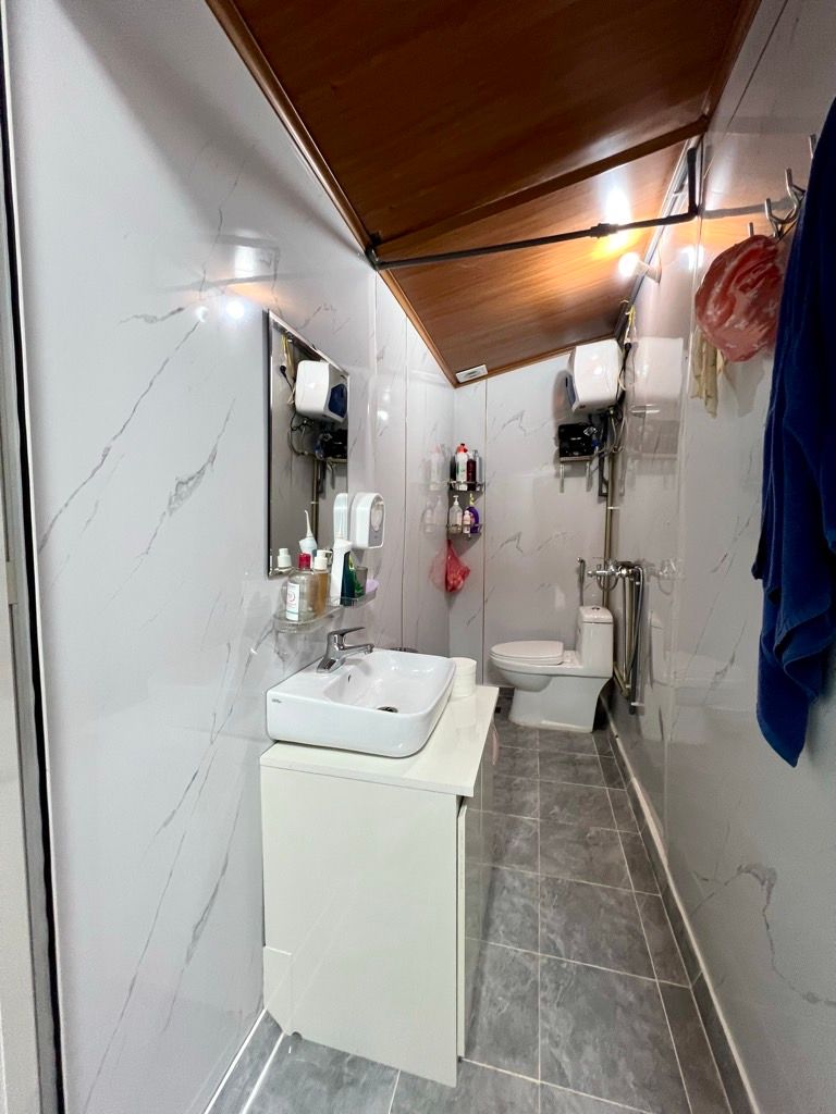 Bán nhà Nguyễn Chính - diện tích 73m2 5 tầng - Tập thể A7 - giá 3,6 tỷ