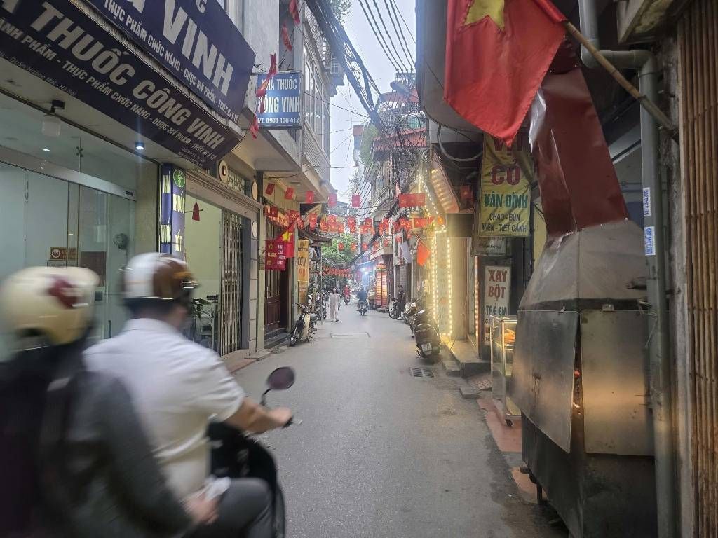 Bán nhà Hoàng Mai - diện tích 47.2m2 3 tầng - Mặt phố kinh doanh cực sầm uất - giá 19,2 tỷ