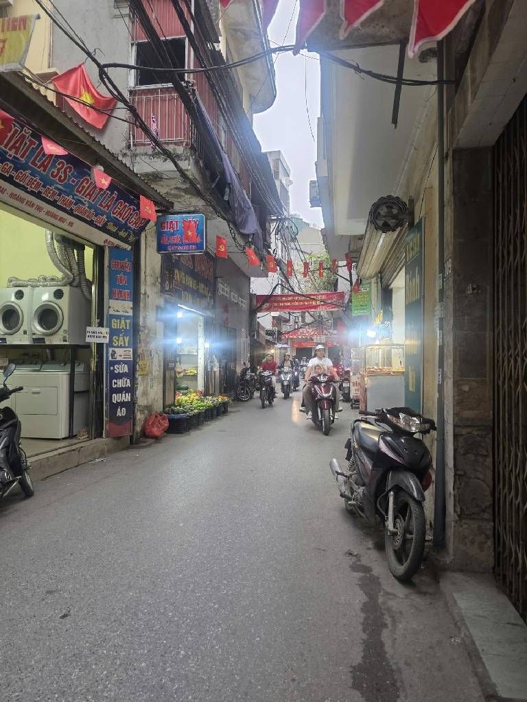 Bán nhà Hoàng Mai - diện tích 47.2m2 3 tầng - Mặt phố kinh doanh cực sầm uất - giá 19,2 tỷ