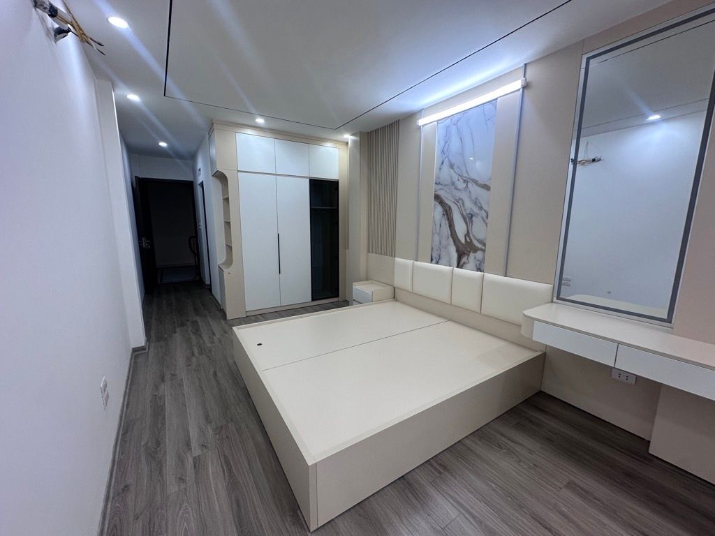 Bán nhà Giáp Bát - diện tích 42m2 6 tầng - thang máy - giá 0 tỷ