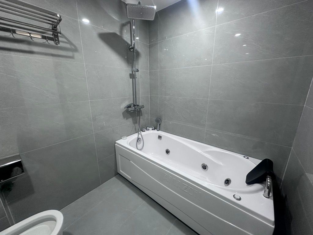 Bán nhà Giáp Bát - diện tích 42m2 6 tầng - thang máy - giá 0 tỷ