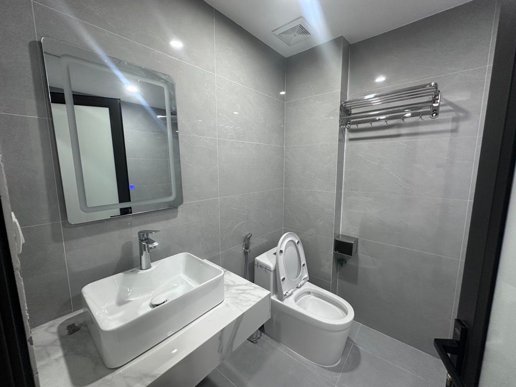 Bán nhà Giáp Bát - diện tích 42m2 6 tầng - thang máy - giá 0 tỷ