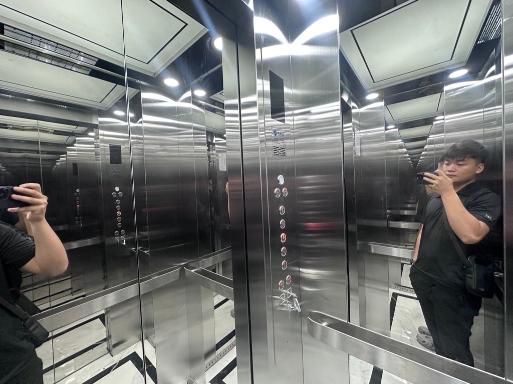 Bán nhà Giáp Bát - diện tích 42m2 6 tầng - thang máy - giá 0 tỷ