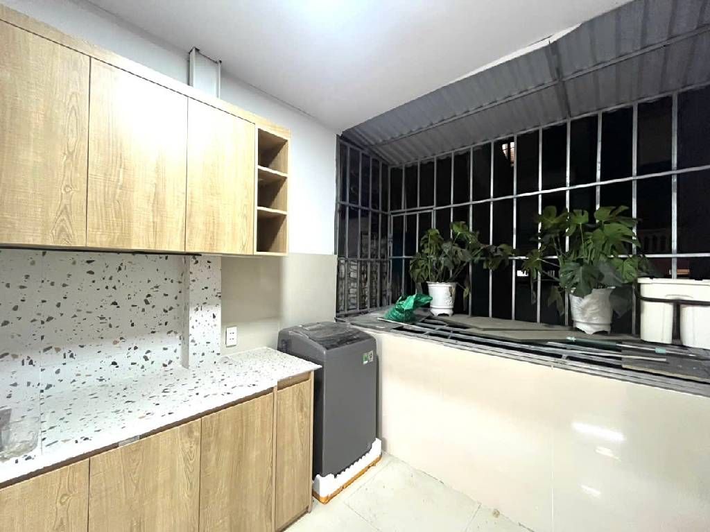 Bán nhà Trần Hưng Đạo - diện tích 55m2 2 tầng - Nhà đẹp hiếm có - giá 3,3 tỷ