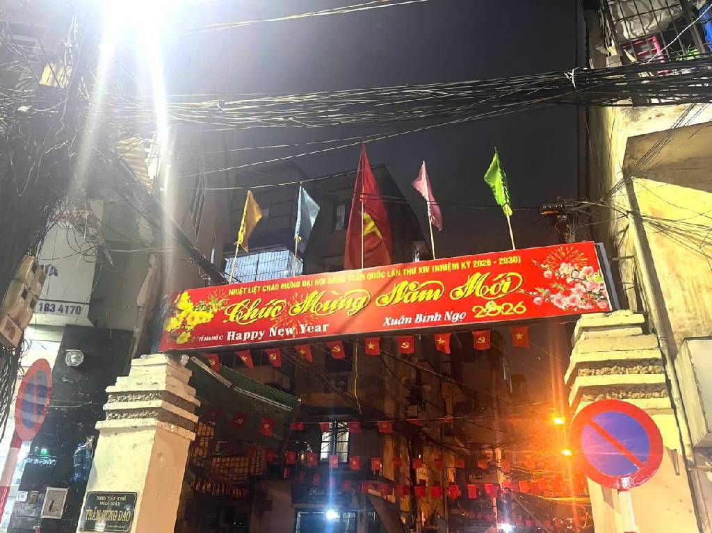 Bán nhà Trần Hưng Đạo - diện tích 55m2 2 tầng - Nhà đẹp hiếm có - giá 3,3 tỷ