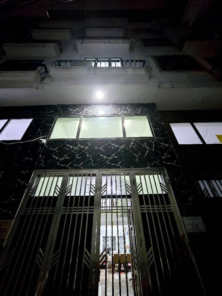 Bán nhà Bằng Liệt - diện tích 39.2m2 6 tầng - Ô TÔ 10M - giá 10,9 tỷ