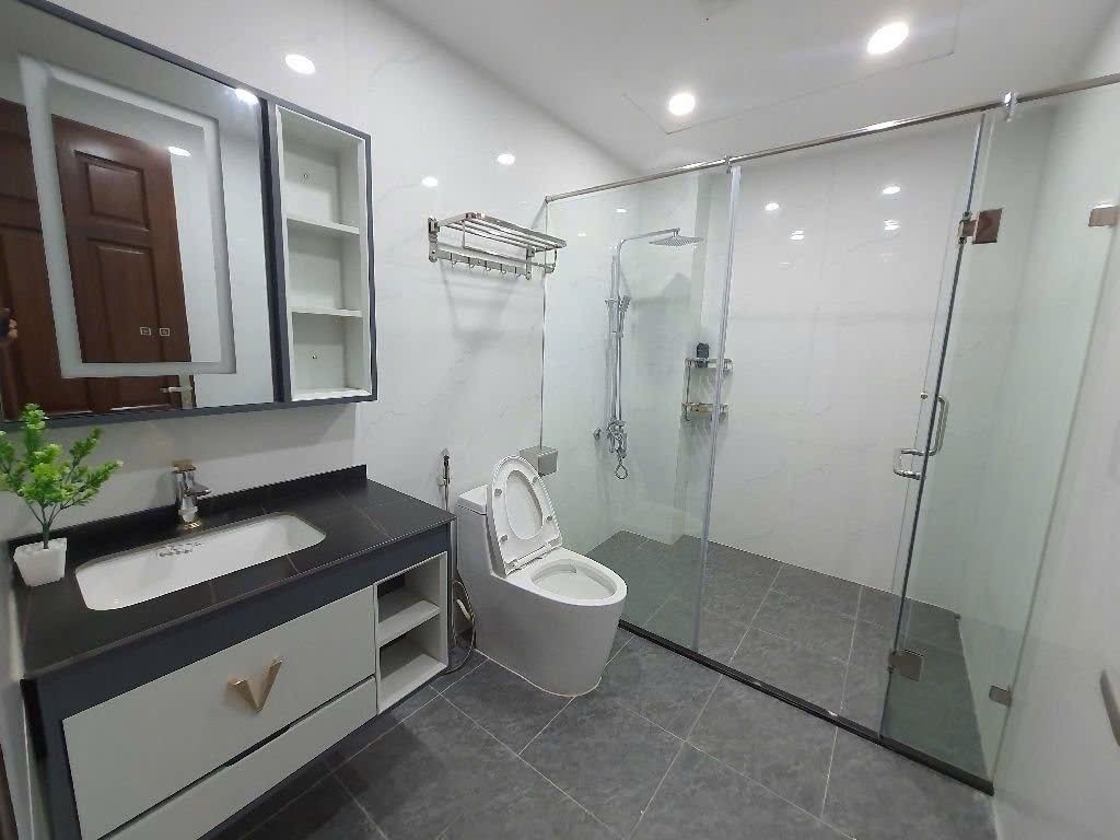 Bán nhà Khương Trung - diện tích 47m2 7 tầng - ô tô vào nhà - giá 16,75 tỷ