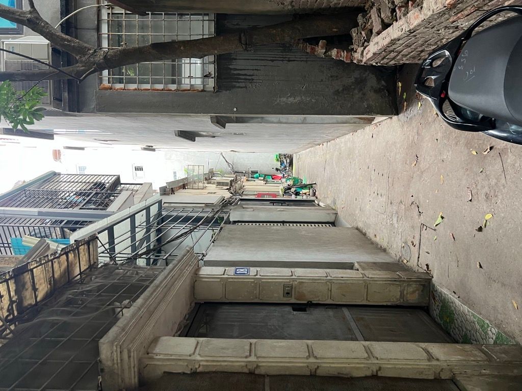 Bán nhà Trương Định - diện tích 83m2 1 tầng - Gần phố - giá 13,2 tỷ