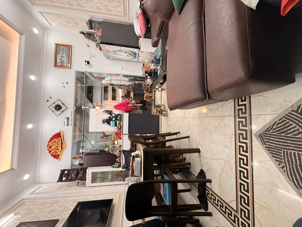 Bán nhà Mai Hương - diện tích 49,3m2 3 tầng - Nhà ngõ tiện ích gần trường Bách Khoa - giá 9,5 tỷ