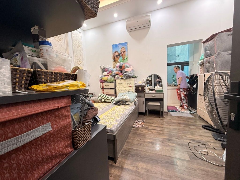 Bán nhà Mai Hương - diện tích 49,3m2 3 tầng - Nhà ngõ tiện ích gần trường Bách Khoa - giá 9,5 tỷ