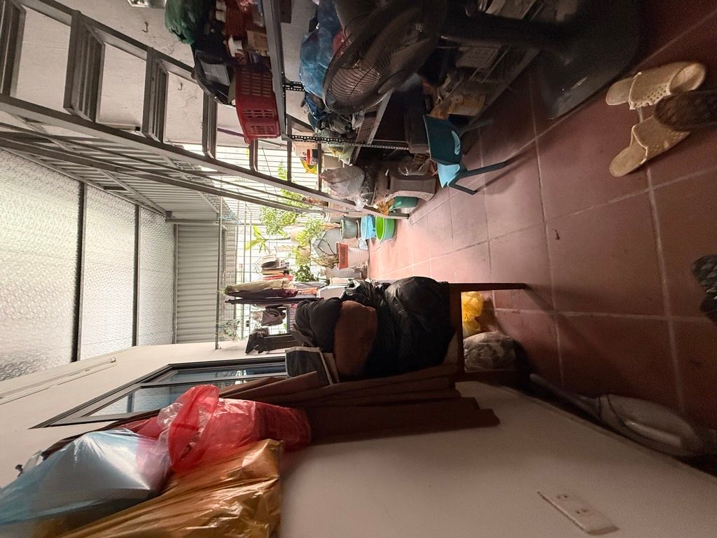 Bán nhà Mai Hương - diện tích 49,3m2 3 tầng - Nhà ngõ tiện ích gần trường Bách Khoa - giá 9,5 tỷ